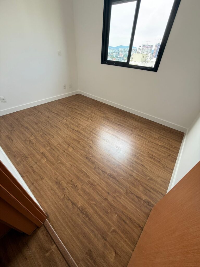 Piso laminado Quick Step linha première cor Malta instalação em Osasco