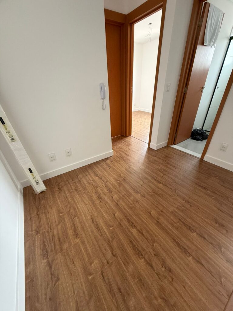 Piso laminado Quick Step linha première cor Malta instalação em Osasco